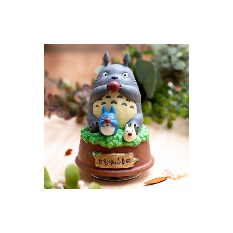 MON VOISIN TOTORO - Totoro joue de l'ocarina - Grande statue musicale MON VOISIN TOTORO - Totoro joue de l'ocarina - Grande statue musicale