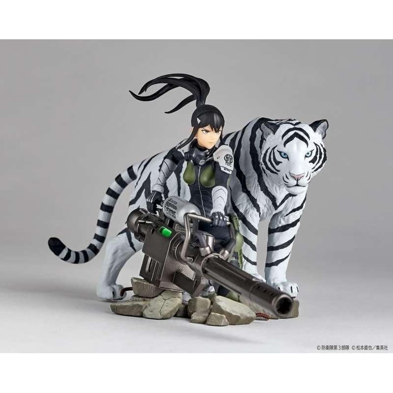 KAIJU N.8 - Mina Ashiro - Diorama 1/18 10cm KAIJU N.8 - Mina Ashiro - Diorama 1/18 10cm