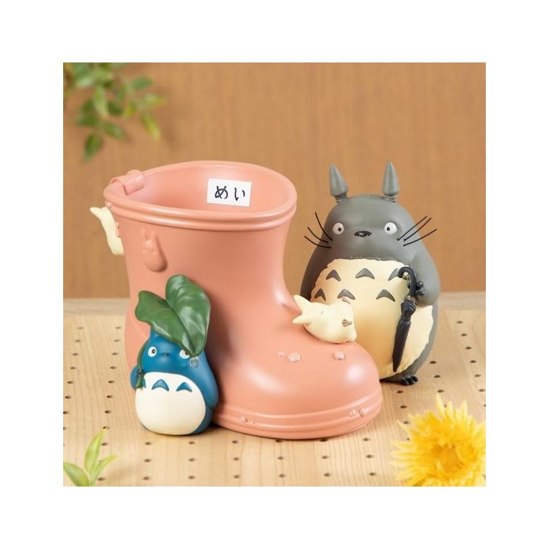 MON VOISIN TOTORO - Bottes de Mei - Diorama Planter 13cm MON VOISIN TOTORO - Bottes de Mei - Diorama Planter 13cm