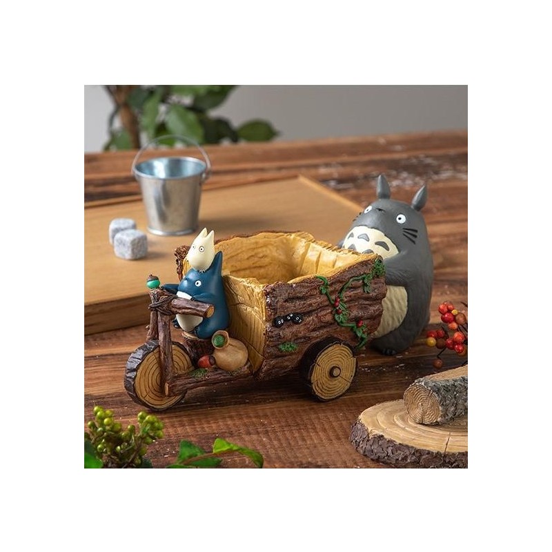 MON VOISIN TOTORO - Tricycle Totoro - Boite Diorama 13cm MON VOISIN TOTORO - Tricycle Totoro - Boite Diorama 13cm