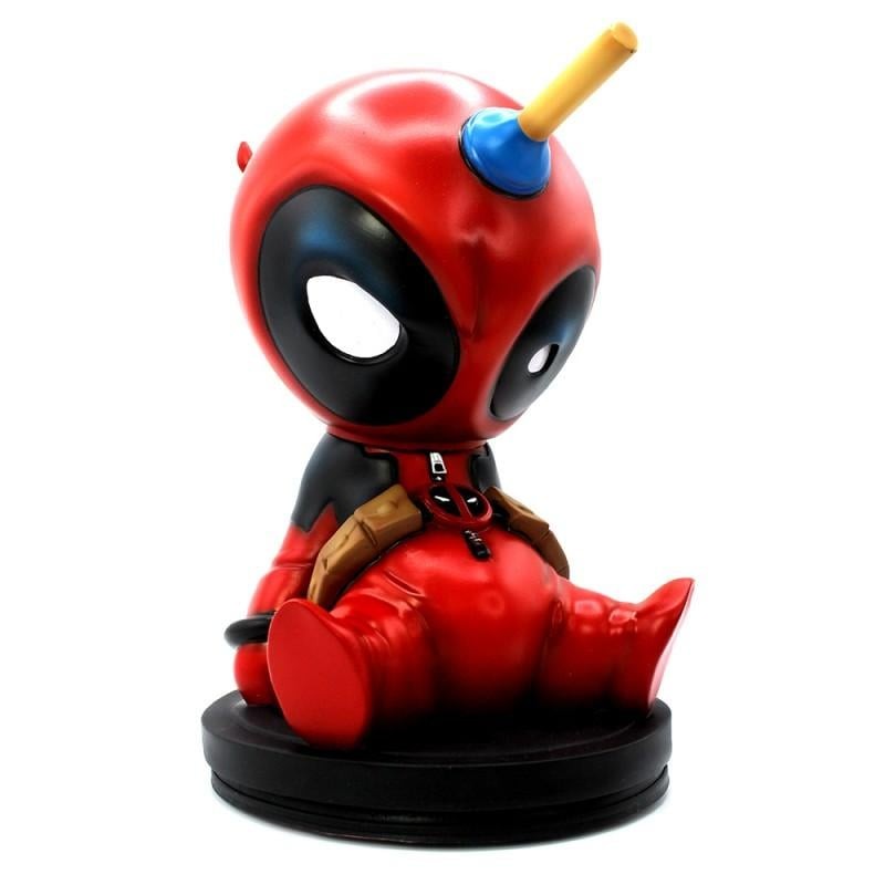 MARVEL - Tirelire Boite Blister - Baby Deadpool - 19.5 cm MARVEL - Tirelire Boite Blister - Baby Deadpool - 19.5 cm